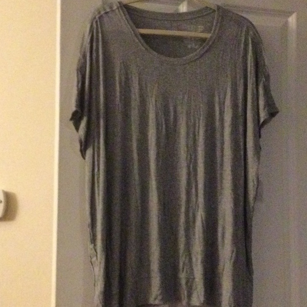 Time & Tru Doleman Style T-Shirt Brand New